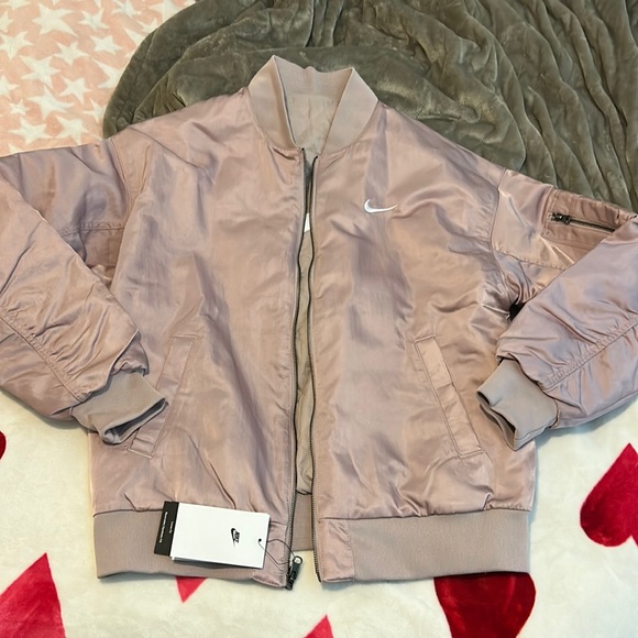 Wmn’s Nike Reversible Bomber Jacket - Picture 1 of 12